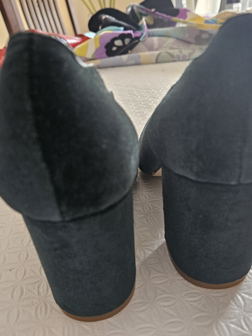 Anthropologie Emerald Green Scallop-Edge Velvet Heels - Picture 6 of 8